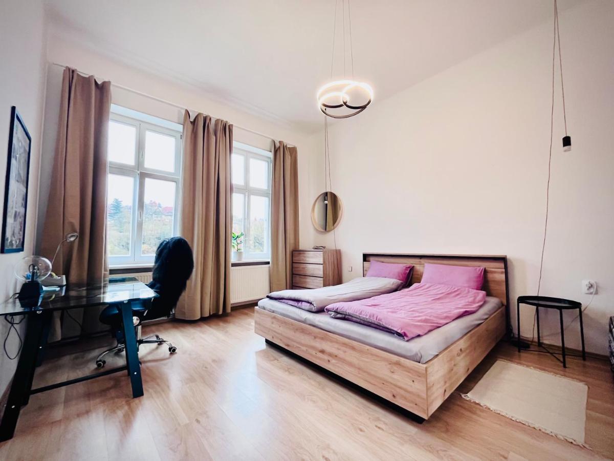 Sunny City - Apartment In Spa Zone With Private Garage Карловы Вары Экстерьер фото
