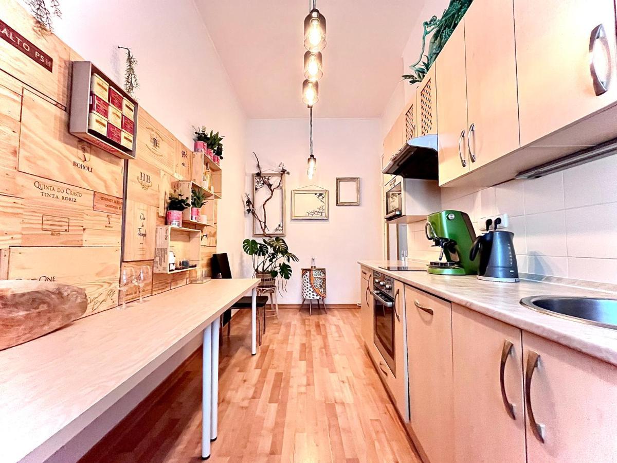 Sunny City - Apartment In Spa Zone With Private Garage Карловы Вары Экстерьер фото